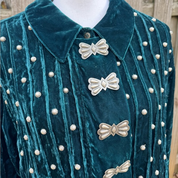Double D Ranch Forest Green Velvet Shirt w/Metal Bows and Studding Size Medium - Picture 3 of 11
